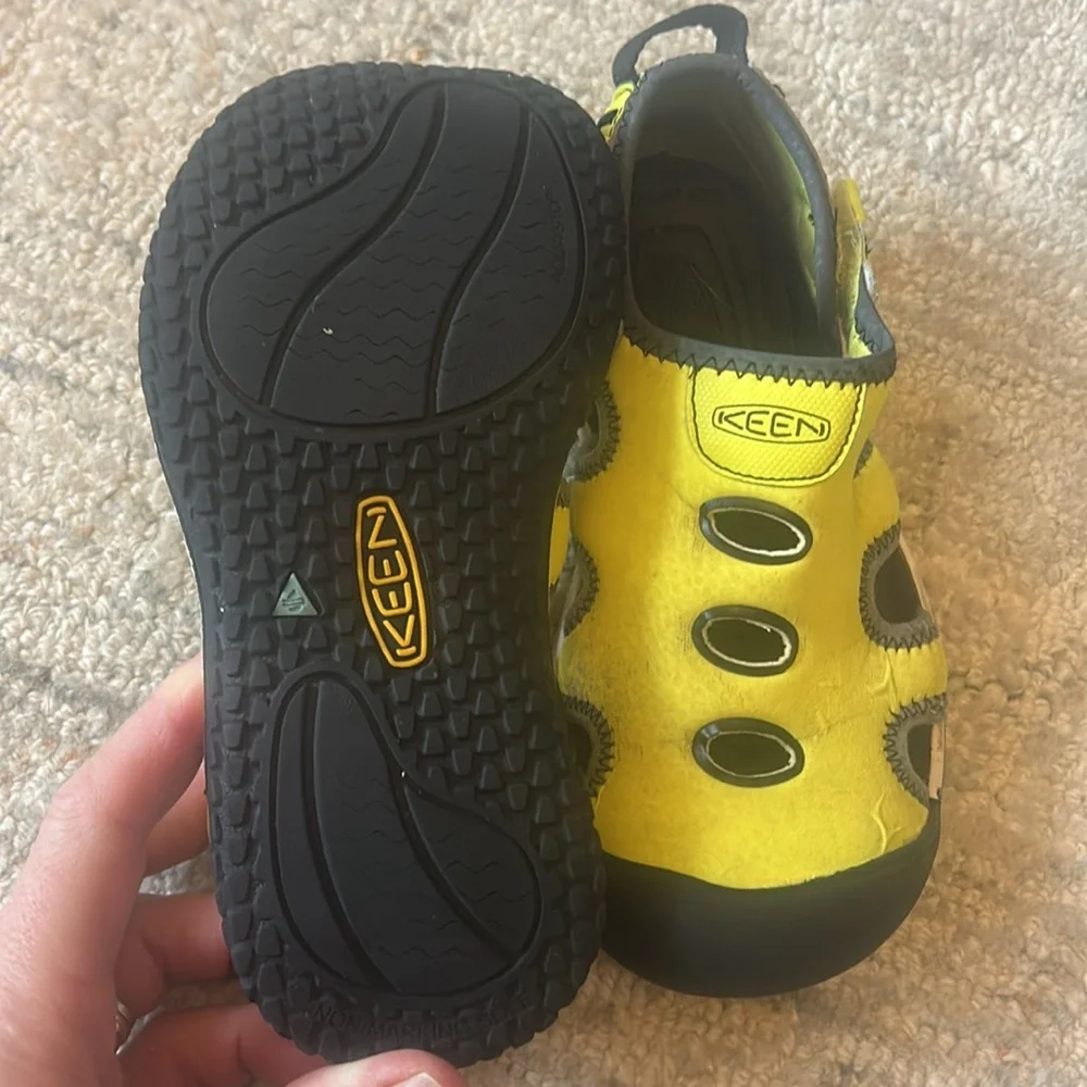Keen Sting ray sandals